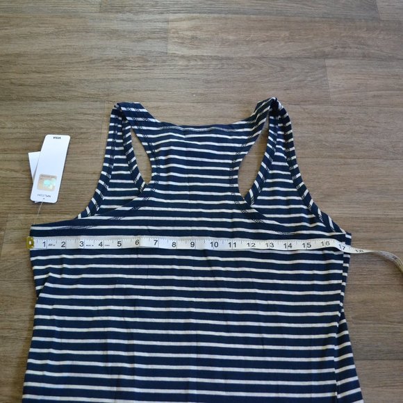 NWT NFL Seattle Seahawks Women's Striped Pajamas Set Tank and Shorts Size Medium - Picture 7 of 7